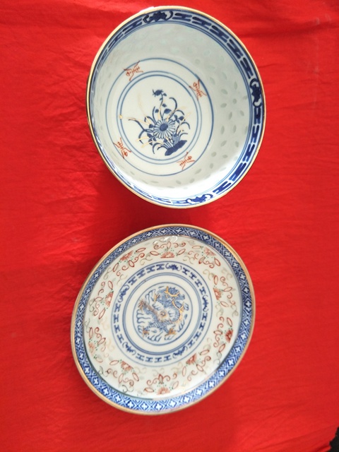 古玩陶瓷碗和盤二件拍賣，當(dāng)前價格260元