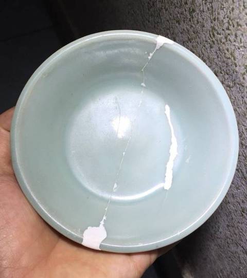 古玩陶瓷明代龍泉窯三足爐拍賣,當前價格1200元
