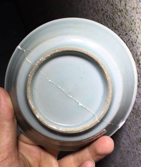 古玩陶瓷明代龍泉窯三足爐拍賣,當前價格1200元