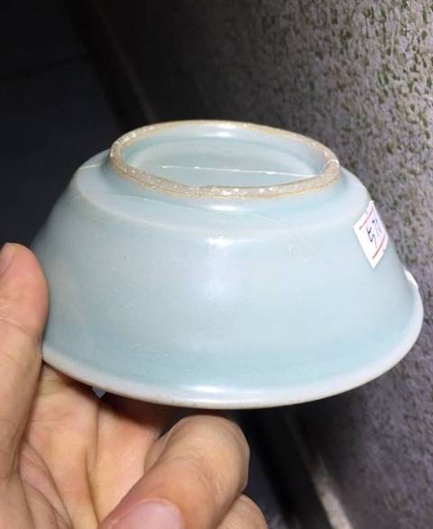 古玩陶瓷明代龍泉窯三足爐拍賣,當前價格1200元