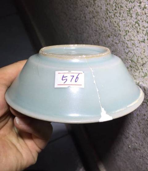 古玩陶瓷明代龍泉窯三足爐拍賣,當前價格1200元