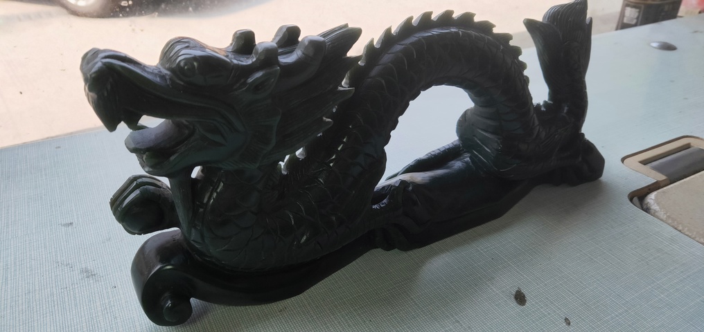 古玩玉器和田玉碧玉巨龍擺件拍賣，當前價格3400元