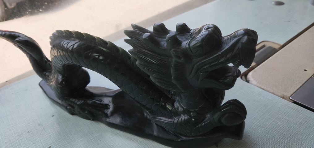 古玩玉器和田玉碧玉巨龍擺件拍賣，當前價格3400元