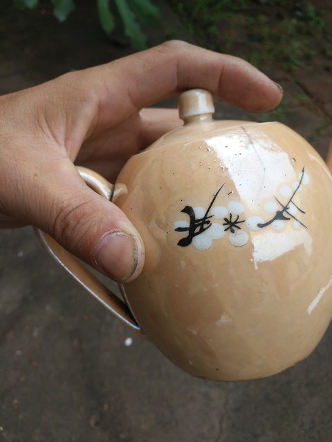 古玩陶瓷茶壺拍賣，當前價格200元