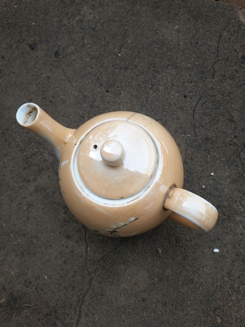 古玩陶瓷茶壺拍賣，當前價格200元