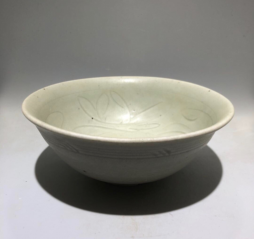 古玩陶瓷元代龍泉窯青釉碗拍賣，當前價格3500元