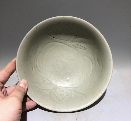 古玩陶瓷元代龍泉窯青釉碗拍賣，當前價格3500元