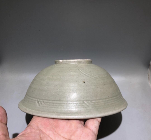 古玩陶瓷元代龍泉窯青釉碗拍賣，當前價格3500元