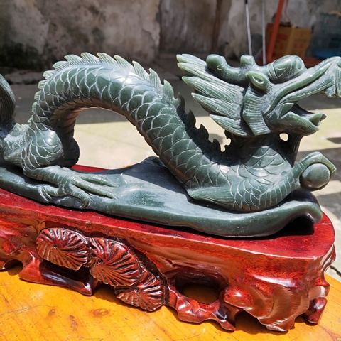 古玩玉器和田玉碧玉巨龍擺件拍賣，當前價格3400元