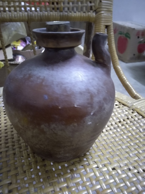 古玩陶瓷地方窯口醬釉壺拍賣，當(dāng)前價(jià)格1298元