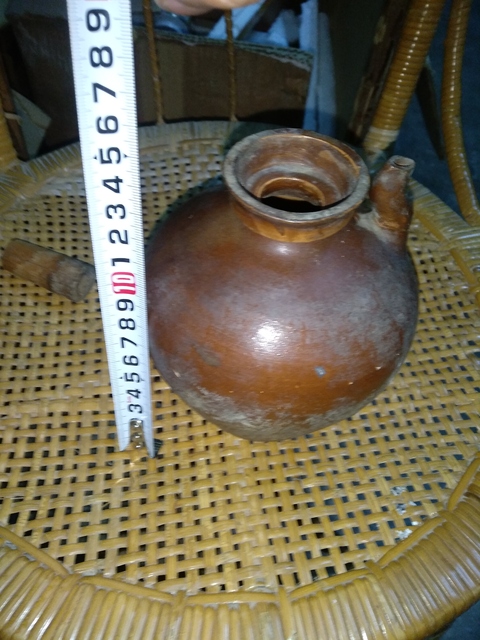 古玩陶瓷地方窯口醬釉壺拍賣，當(dāng)前價(jià)格1298元