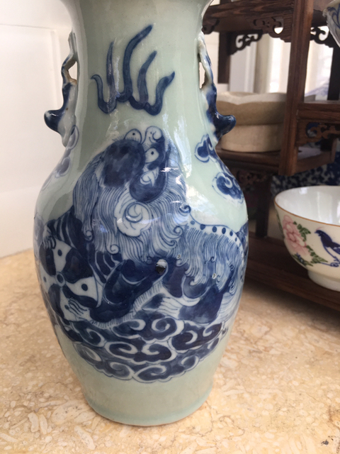 古玩陶瓷豆青釉青花獅紋盤口瓶拍賣，當前價格1500元
