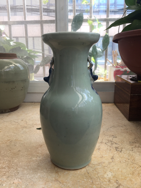 古玩陶瓷豆青釉青花獅紋盤口瓶拍賣，當前價格1500元