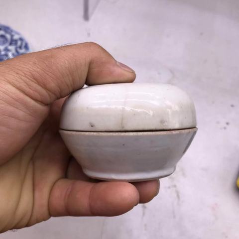 古玩陶瓷晚清花卉紋蓋盒粉盒印泥盒拍賣,當前價格260元