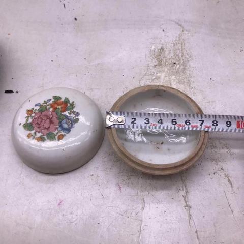 古玩陶瓷晚清花卉紋蓋盒粉盒印泥盒拍賣,當前價格260元