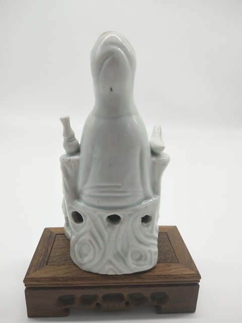 古玩陶瓷晚清民國德化窯白釉送子觀音像拍賣，當(dāng)前價格2988元