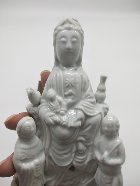 古玩陶瓷晚清民國德化窯白釉送子觀音像拍賣，當(dāng)前價格2988元