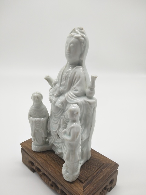 古玩陶瓷晚清民國德化窯白釉送子觀音像拍賣，當(dāng)前價格2988元