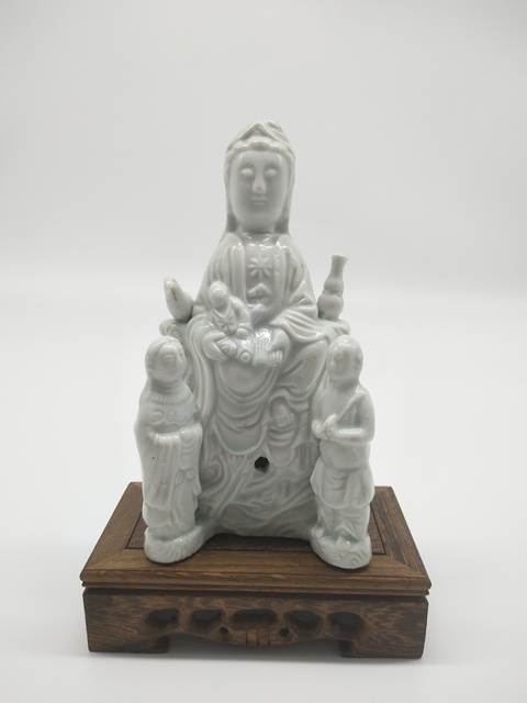 古玩陶瓷晚清民國德化窯白釉送子觀音像拍賣，當(dāng)前價格2988元