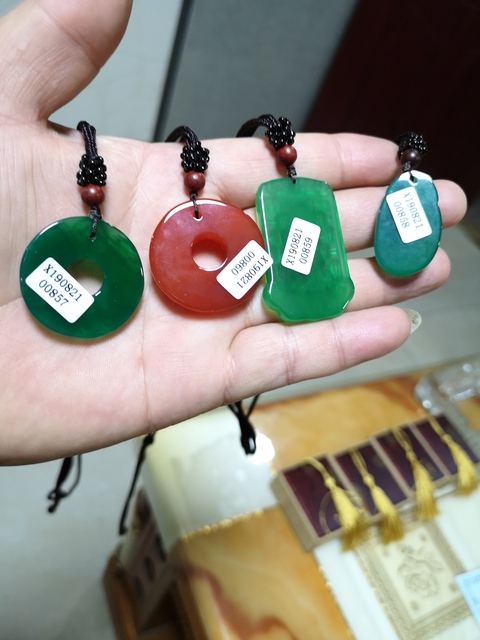 古玩玉器玉髓佩件拍賣,當前價格398元