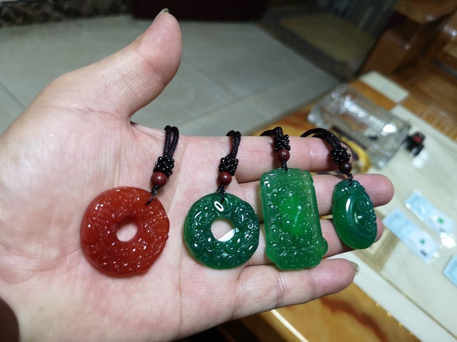 古玩玉器玉髓佩件拍賣,當前價格398元