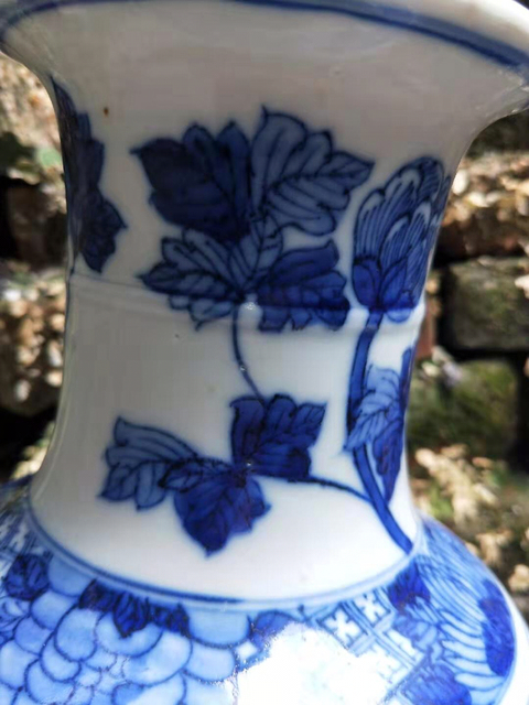古玩陶瓷雙龍牡丹瓶拍賣，當前價格19000元