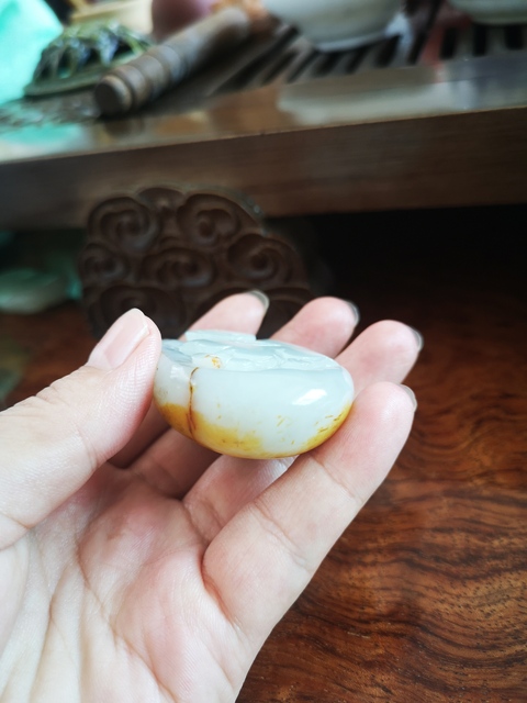 古玩玉器玉兔拍賣，當前價格1200元