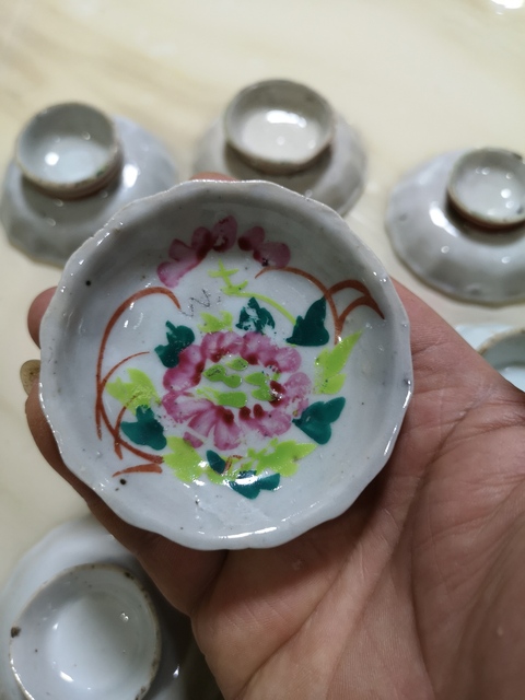 古玩陶瓷花卉紋彩繪供盤拍賣，當前價格680元