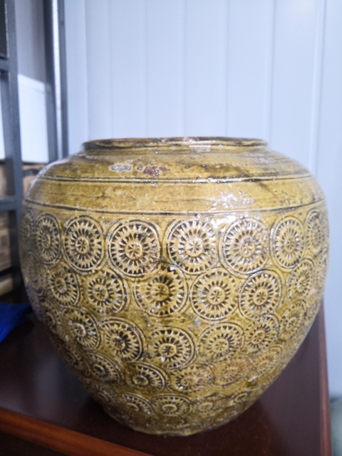 古玩陶瓷褐釉皮球花大罐拍賣，當(dāng)前價(jià)格750元