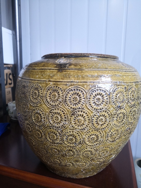 古玩陶瓷褐釉皮球花大罐拍賣，當(dāng)前價(jià)格750元