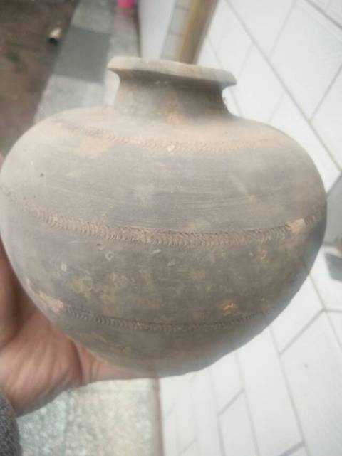 古玩陶瓷秦漢灰陶罐拍賣,當前價格666元
