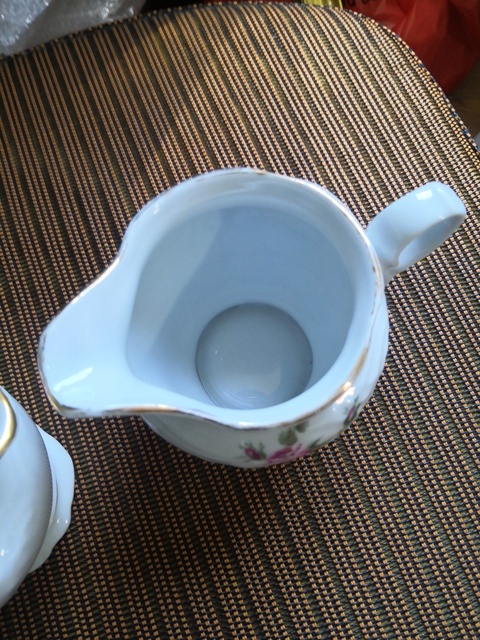 古玩陶瓷彩瓷花卉紋奶杯拍賣,當前價格160元