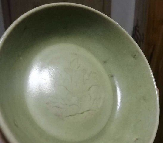 古玩陶瓷龍泉窯青釉臥足印花拍賣，當前價格4500元