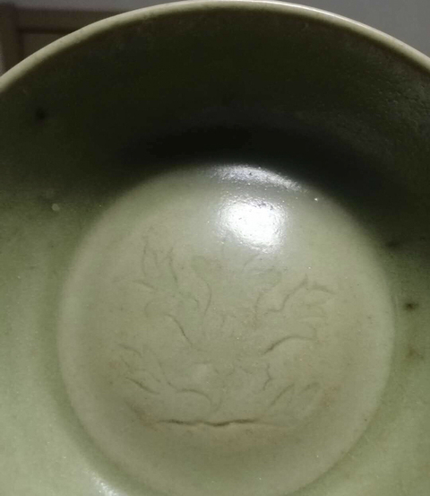 古玩陶瓷龍泉窯青釉臥足印花拍賣，當前價格4500元