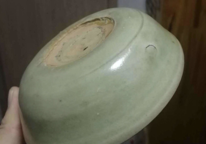 古玩陶瓷龍泉窯青釉臥足印花拍賣，當前價格4500元