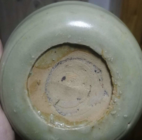 古玩陶瓷龍泉窯青釉臥足印花拍賣，當前價格4500元