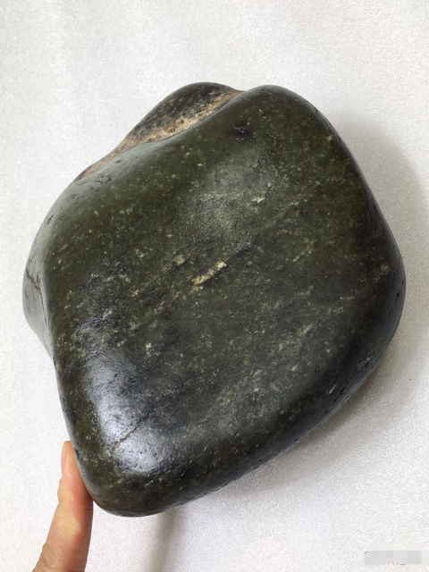 古玩玉器新疆和田原石籽料拍賣，當(dāng)前價(jià)格3000元