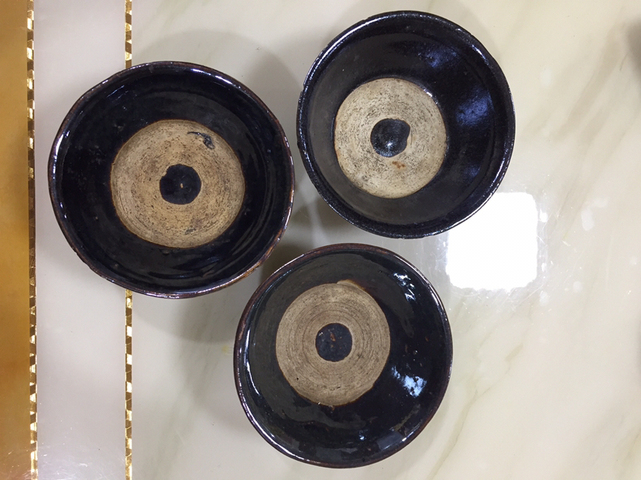 古玩陶瓷黑釉碗一組拍賣，當前價格260元