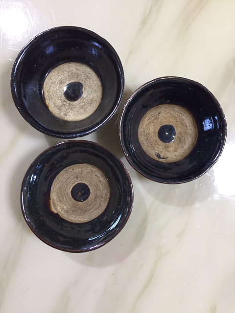 古玩陶瓷黑釉碗一組拍賣，當前價格260元