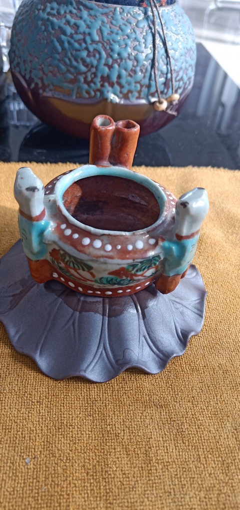 古玩陶瓷礬紅彩魚草紋人物水洗拍賣，當前價格380元