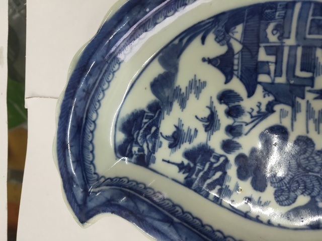 古玩陶瓷樓臺(tái)亭閣山水紋青花盤拍賣，當(dāng)前價(jià)格820元