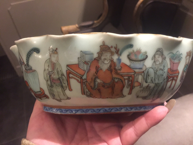 古玩陶瓷粉彩海棠盆拍賣，當(dāng)前價(jià)格12800元