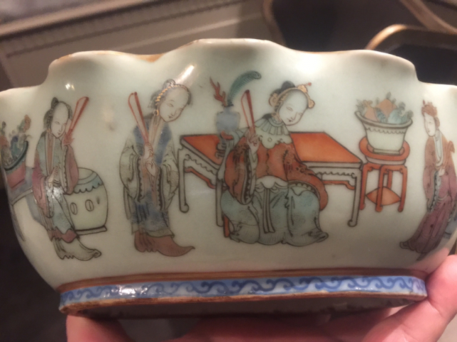 古玩陶瓷粉彩海棠盆拍賣，當(dāng)前價(jià)格12800元