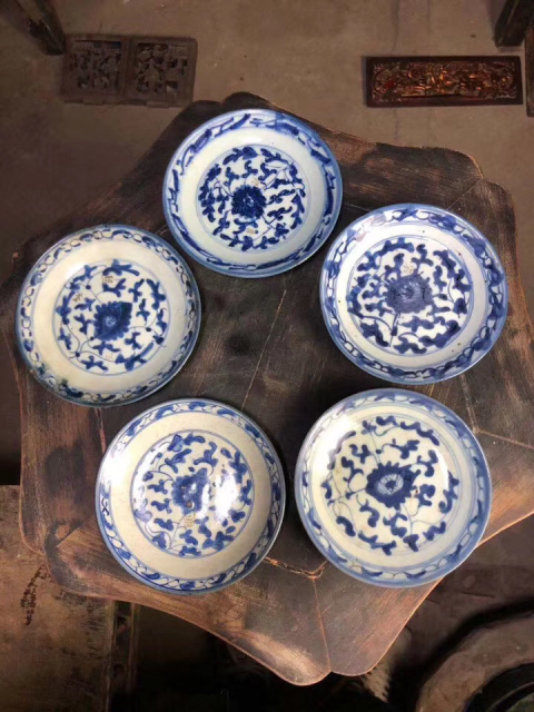 古玩陶瓷花卉紋青花盤拍賣，當前價格19800元