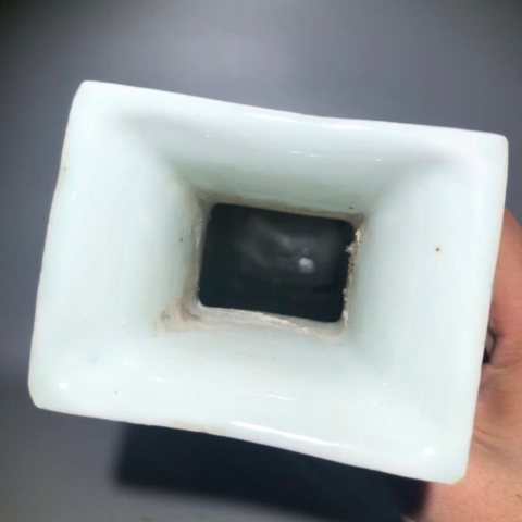 古玩陶瓷白釉象耳瓶拍賣，當前價格22800元