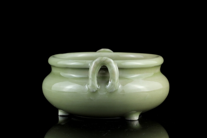 古玩陶瓷豆青釉爐拍賣，當(dāng)前價格3000元