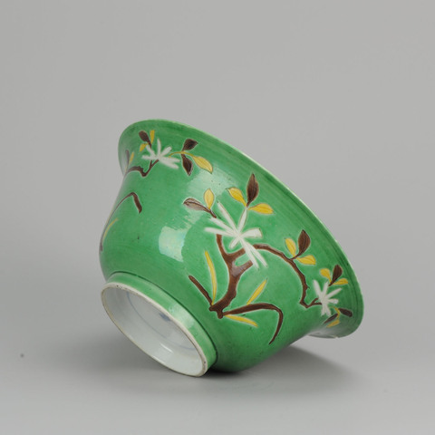 古玩陶瓷綠地素三彩碗拍賣，當前價格8000元