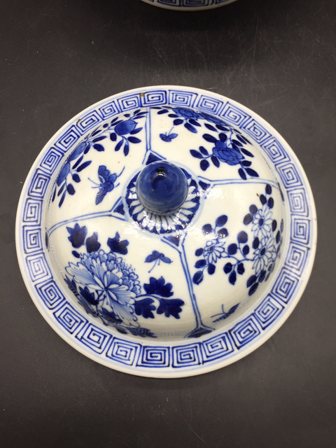 古玩陶瓷光緒仿乾隆青花侍女花鳥紋扁罐拍賣,當前價格13000元