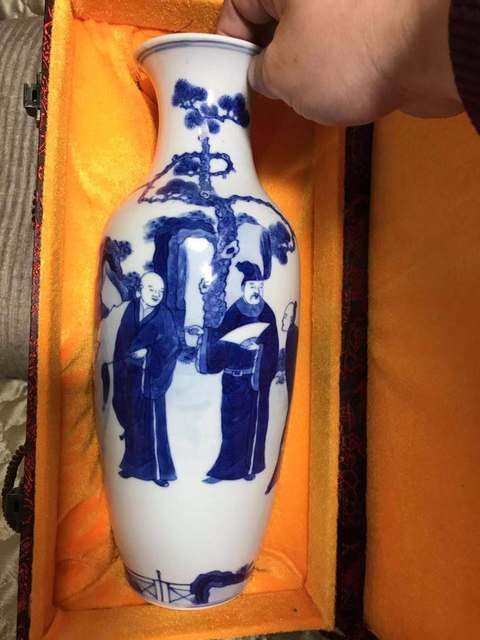 古玩陶瓷青花人物紋觀音瓶拍賣，當(dāng)前價(jià)格9000元
