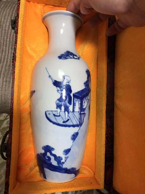 古玩陶瓷青花人物紋觀音瓶拍賣，當(dāng)前價(jià)格9000元